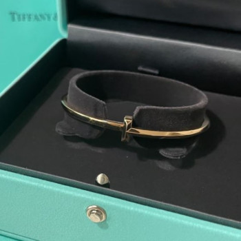 티파니 T1 와이드 힌지드 뱅글 팔찌 스몰 사이즈 QB팩토리