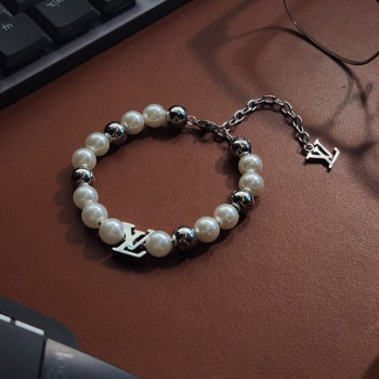 루이비통 모노그램 펄 팔찌 AT팩토리