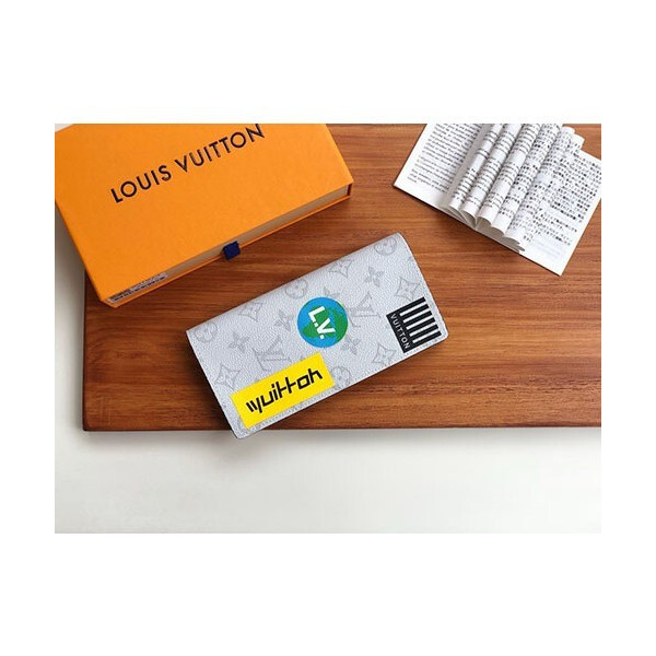 루이비통 장지갑 M67823