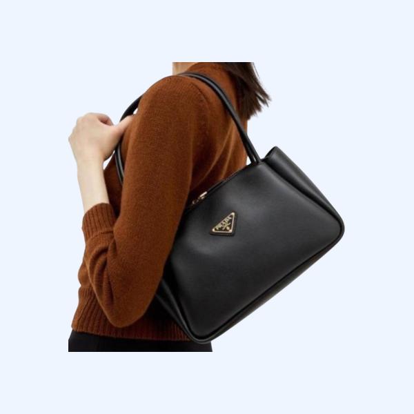 프라다 24ss 신상 삼각로고 레더 미디엄 토트백 WIN팩토리
