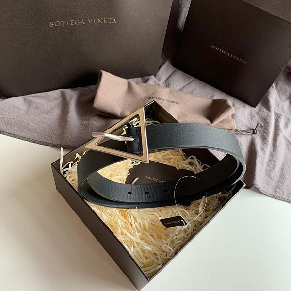 프라다 트라이앵글 버클 벨트 2.5cm