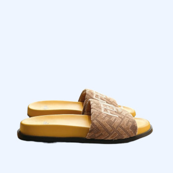 [ 펜디 ] 25ss 런웨이 컬렉션 슬라이드 뮬