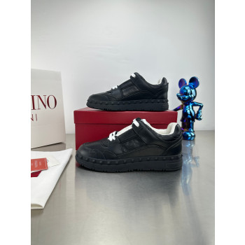 [ Valentino ] 발렌티노 프리도트 로우탑 스니커즈