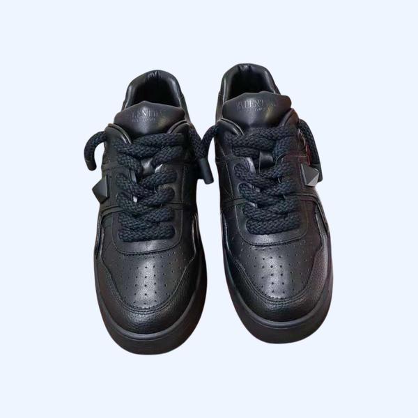 [Valentino] 발렌티노 나파 가죽 원 스터드