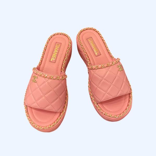 [ Chanel ] 샤넬 퀼팅 체인 통굽 슬라이드