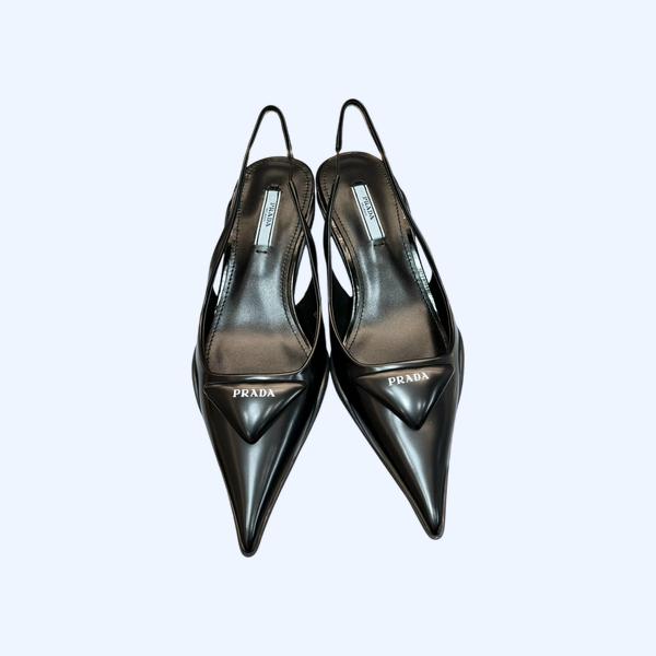 [ 프라다 ] 브러시드 가죽 슬링백 펌프스