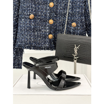 [ Prada ] 프라다 트라이앵글 로고 뮬 샌들