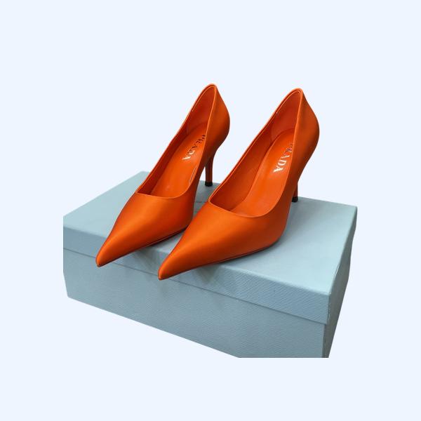 [ Prada ] 프라다 새틴 펌프스