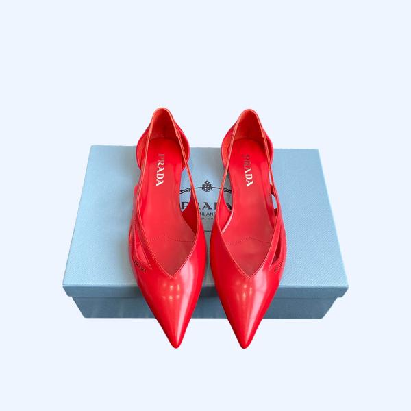 [ 프라다 ] 브러쉬드 레더 컷 아웃 발레리나 슈즈