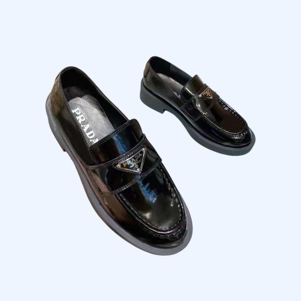 [Prada] 프라다 페이던트 가죽 로퍼