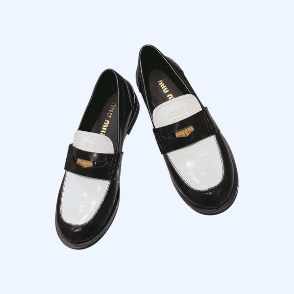 [Miu Miu] 미우미우 페이턴트 가죽 페니 로퍼