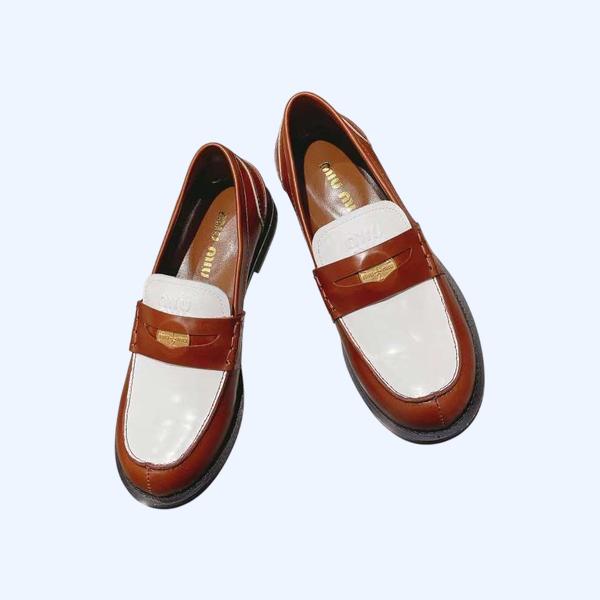 [Miu Miu] 미우미우 페이턴트 가죽 페니 로퍼