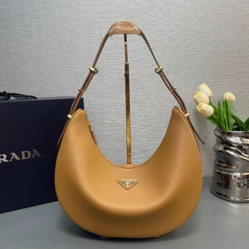 [ Prada ] 프라다 라지 가죽 숄더백