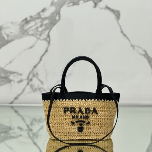 [ Prada ] 프라다 크로셰 가죽 토트백 스몰