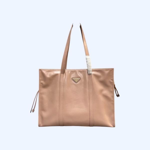 [ Prada ] 프라다 라지 가죽 토트백