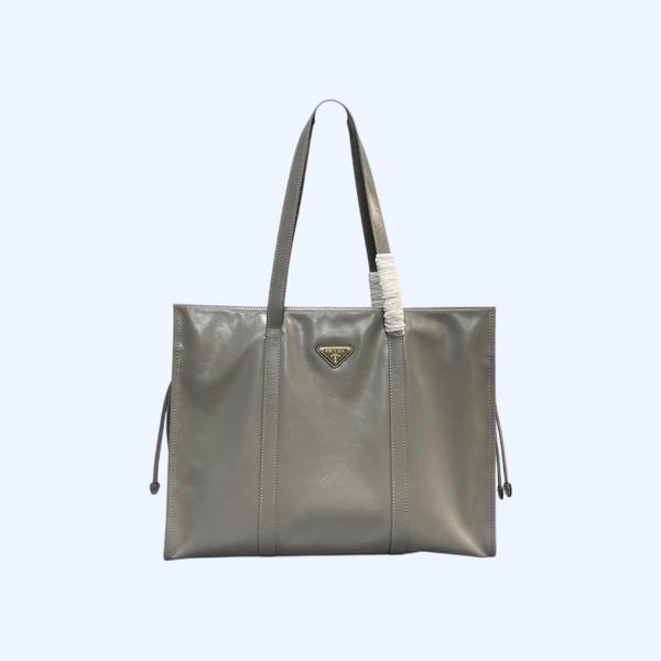 [ Prada ] 프라다 라지 가죽 토트백