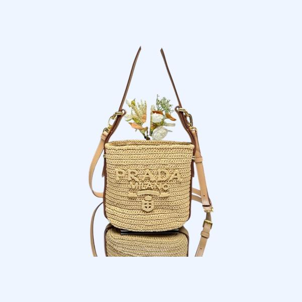 [ Prada ] 프라다 로고 크로셰 라피아 버킷백
