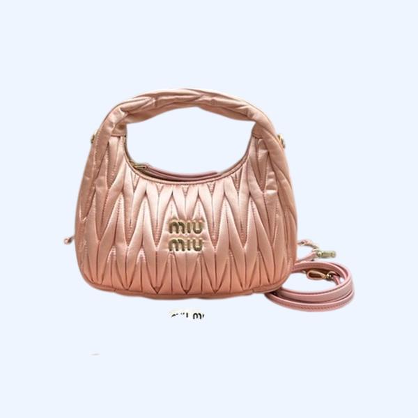 [ 미우미우 ] 완더 마테라쎄 새틴 미니 호보백
