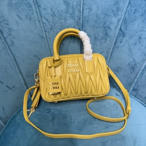 [ 미우미우 ] 마테라쎄 나파 탑 핸들 백