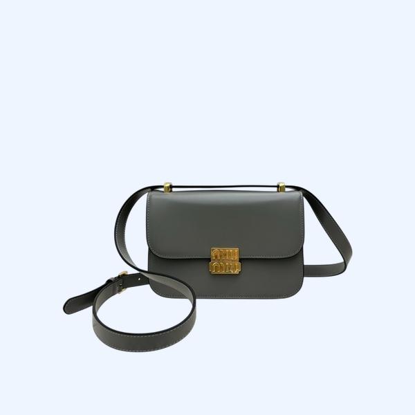 [ 미우미우 ] 가죽 메탈로고 버클 숄더백