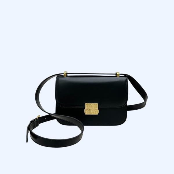 [ 미우미우 ] 가죽 메탈로고 버클 숄더백