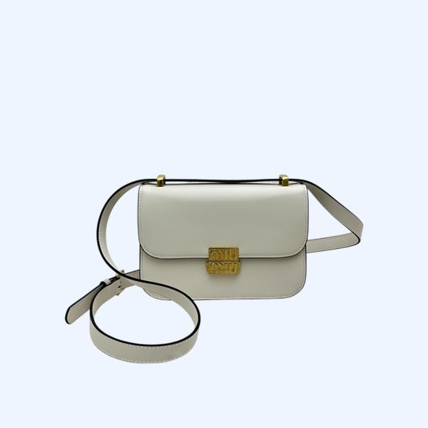 [ 미우미우 ] 가죽 메탈로고 버클 숄더백