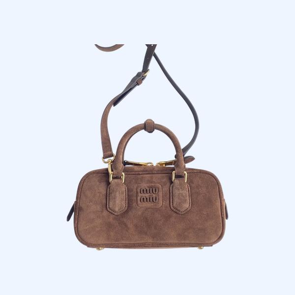 [ 미우미우 ] 아르카디 패디드 스웨이드 탑 핸들 백