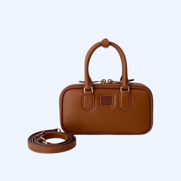 [ 미우미우 ] 아르카디 가죽 미니 백