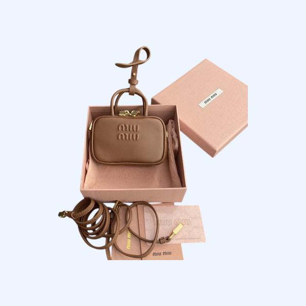[ 미우미우 ] 가죽 마이크로 백