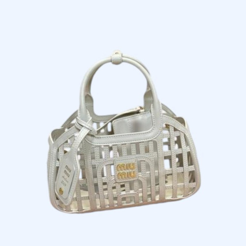 [ Miu Miu ] 미우미우 가죽 바스켓