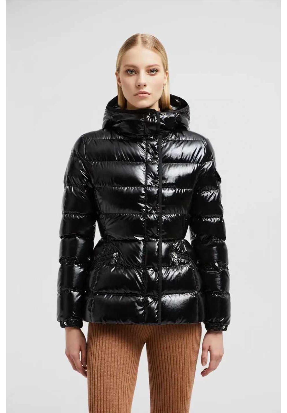 패딩 모델 착용 이미지-S1L9