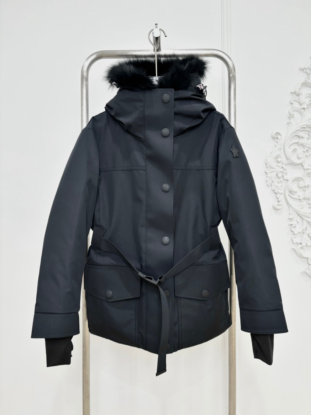 패딩 차콜 색상 이미지-S1L24