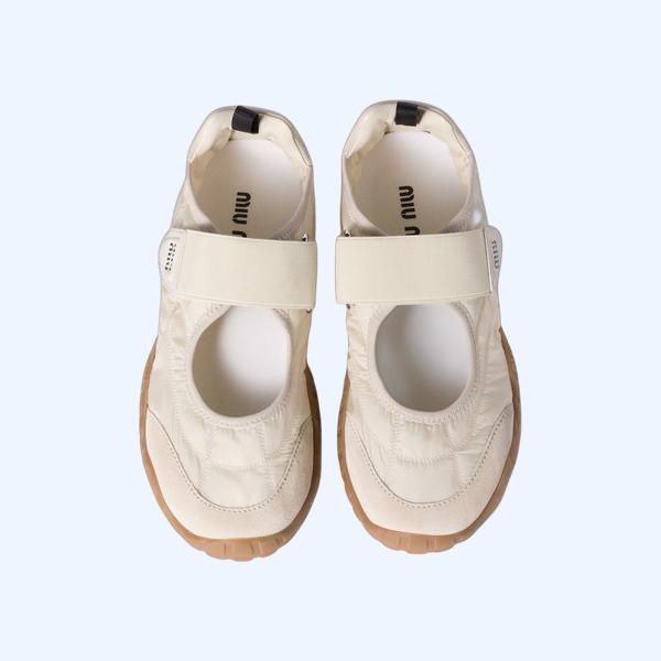 타이어 기능성 소재 및 스웨이드 발레리나 