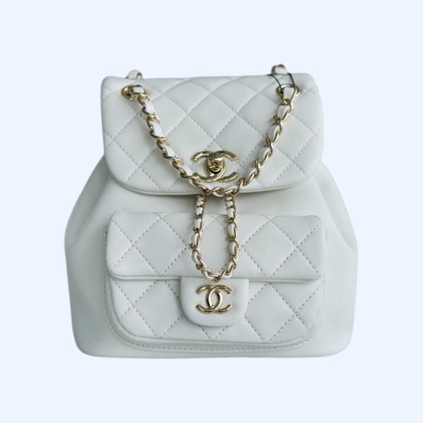 샤넬 22A 듀마 포켓 백 스몰 화이트 램스킨