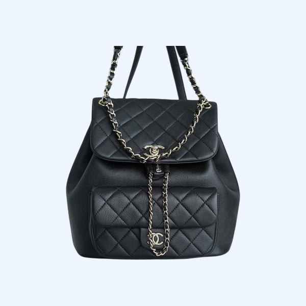 샤넬 22A 듀마 포켓 백 미디엄 블랙 카프스킨