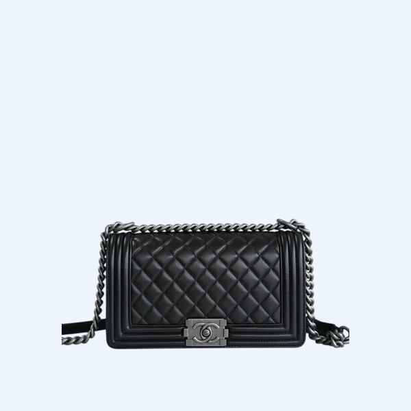 샤넬 보이백 미디엄 블랙 은장 램스킨