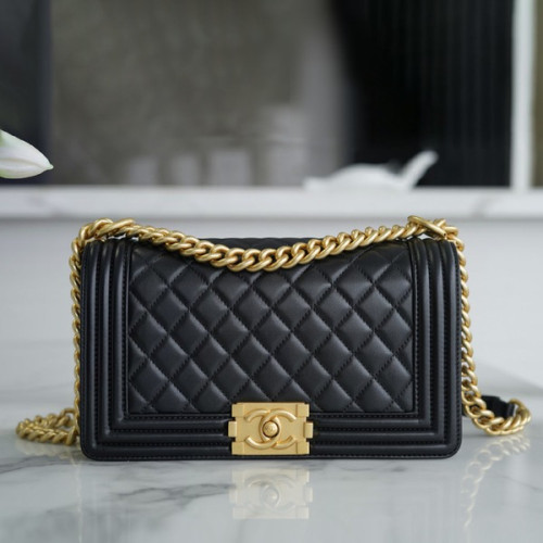 샤넬 램스킨 보이백 미디엄 골드 버클