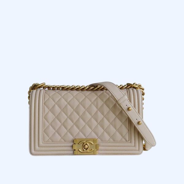 샤넬 보이백 미디엄 라이트 베이지 금장 캐비어