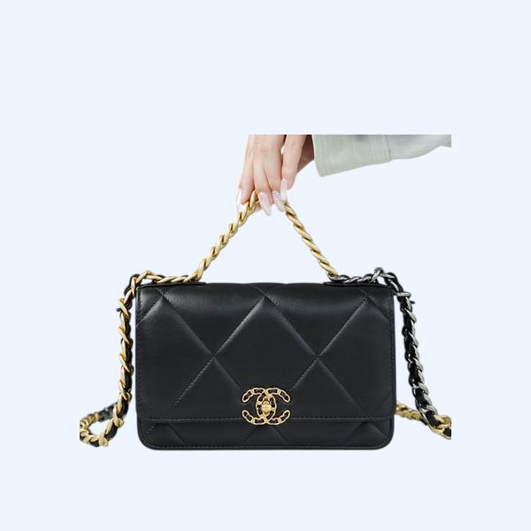 샤넬 19 WOC 턴락 램스킨 