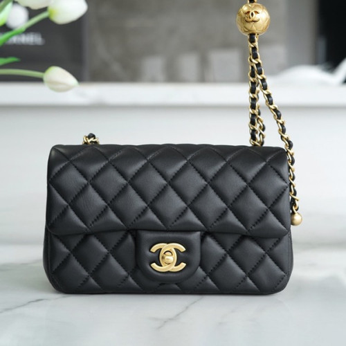 샤넬 클래식 메탈볼 플랩백 