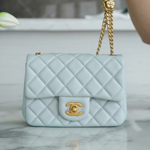 샤넬 클래식 플랩백 뉴미니 