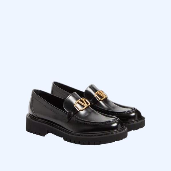 브이로고 시그니처 송아지 가죽 로퍼