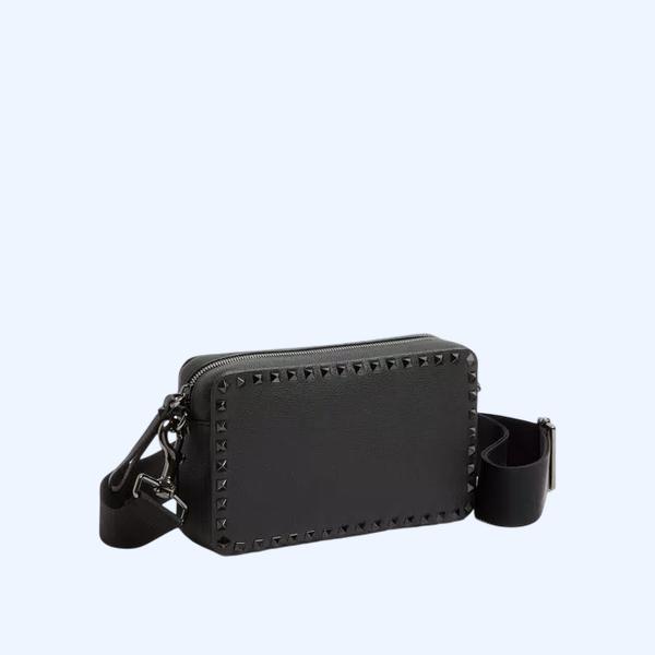 락스터드 그레인 송아지 가죽 크로스바디 백