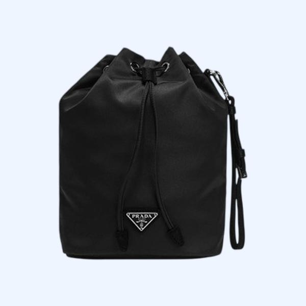 프라다 포코노 파우치 버킷백
