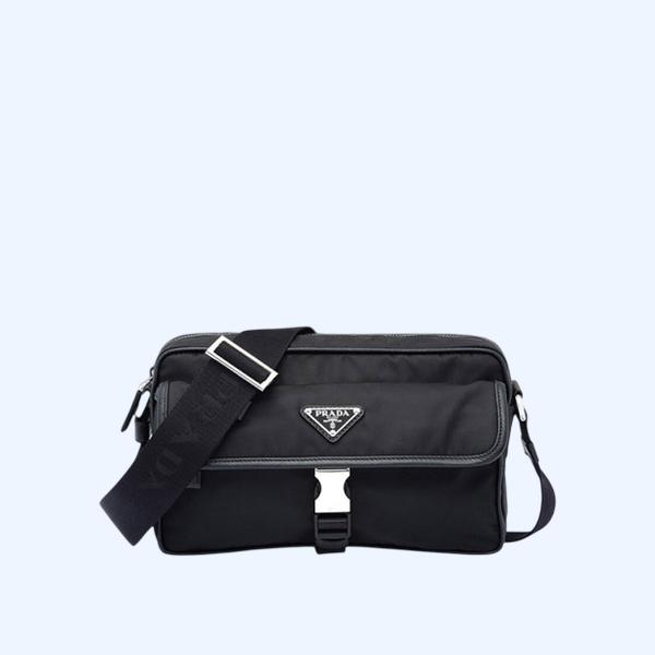 프라다 나일론 버클 크로스백