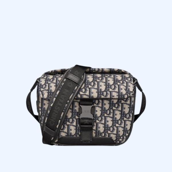 디올 익스플로어 스트랩 파우치