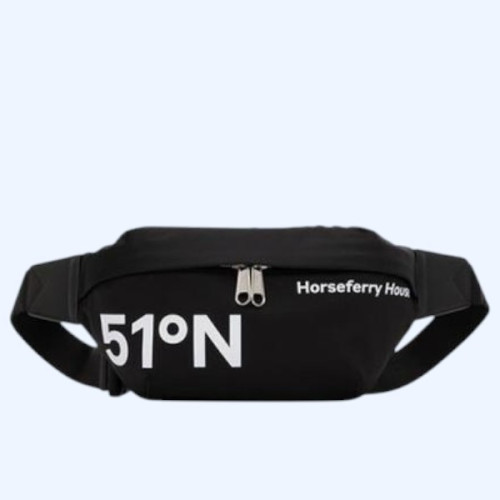 버버리 블랙 코디네이트 벨트백