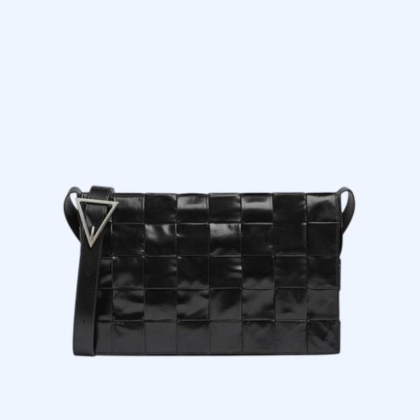 보테가베네타 라지 레더 카세트백 블랙