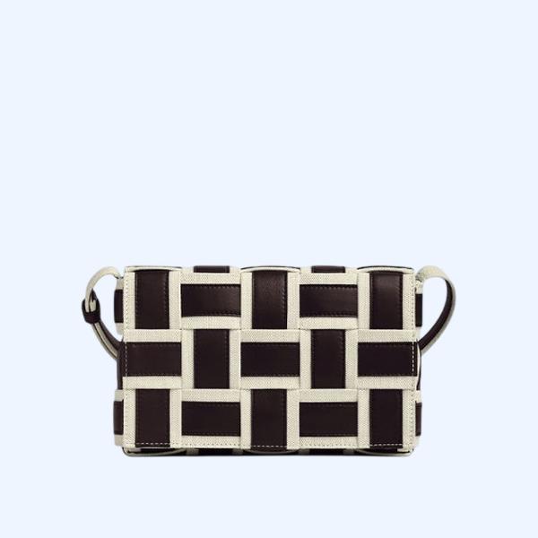 보테가베네타 내추럴 폰단트 카세트백