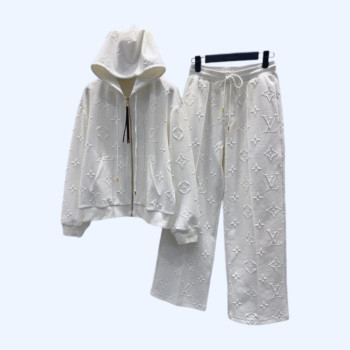 LV 로고 데일리룩